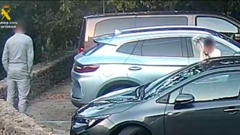 La Guardia Civil ha detenido a cuatro  hombres por robos con fuerza en interior  de vehículos en la localidad de Escorca