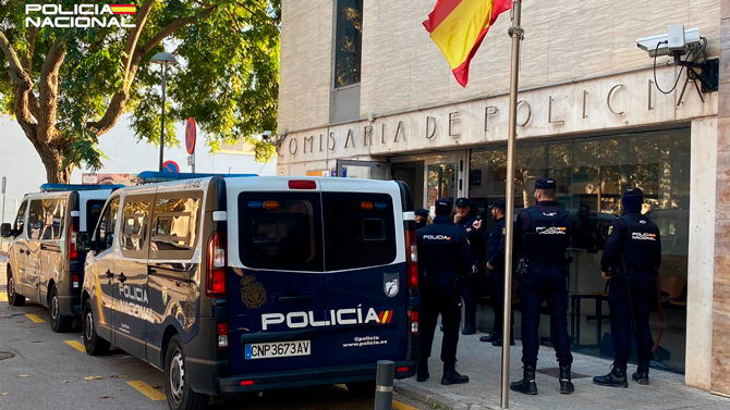 La Policía Nacional detiene en Manacor a una mujer por agredir a su pareja  y enviarle a dos hombres para amenazarle