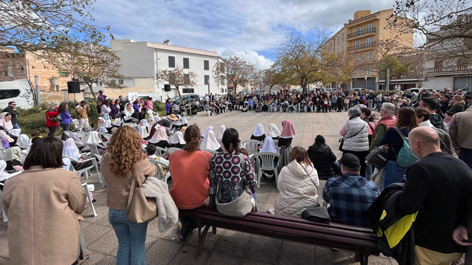Manacor ret homenatge a les dones del sector turístic amb un acte a la plaça de ses Perleres