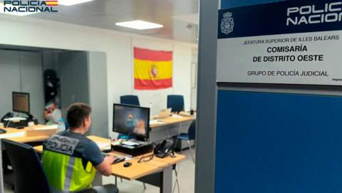 La Policía Nacional detiene a un hombre por acosar a su vecino