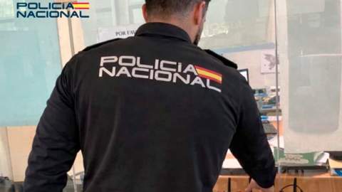 La Policía Nacional detiene a un varón por esgrimir un cuchillo a un taxista para sustraerle dinero