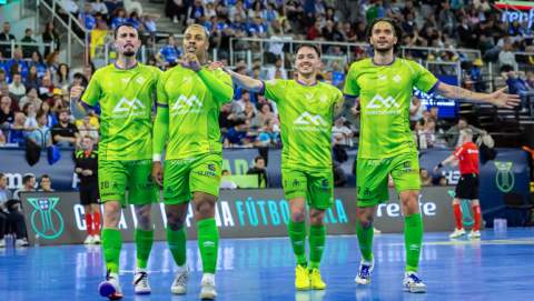 A semifinales de la Copa de España (2-6)