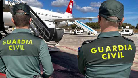 La Guardia Civil investiga a un pasajero en el  Aeropuerto de Palma por agredir al personal de  tierra