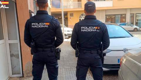 La Policía Nacional detiene a dos jóvenes por robar efectos a una pareja a punta de tijera
