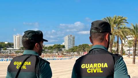 La Guardia Civil detiene a una pareja por la  comisión de numerosos hurtos en zonas  turísticas