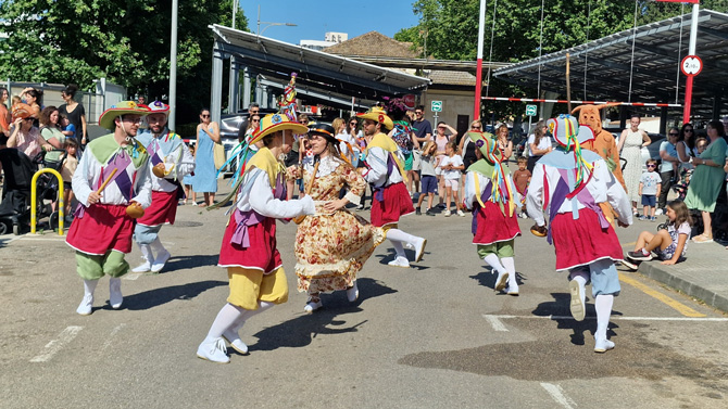 Els Cossiers omplen de música, tradició i alegria els carrers de Manacor