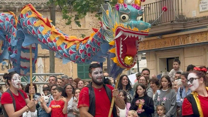 Manacor Encantat omple la ciutat de màgia, llegendes i imaginació