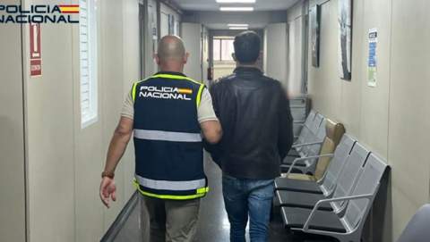 La Policía Nacional detiene a un hombre por robar a un octogenario tras hacerle un “mataleón”