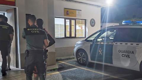 La Guardia Civil detiene 'in fraganti' a un  hombre que entró a robar en una gasolinera
