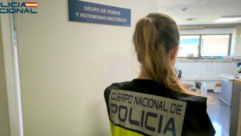 La Policía Nacional detiene a tres personas por entrar en un domicilio y sustraer varias pertenencias