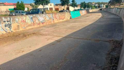 L'Ajuntament de Sant Llorenç des Cardassar ha duit a terme tasques de manteniment i neteja al tram urbà del torrent de Ses Planes