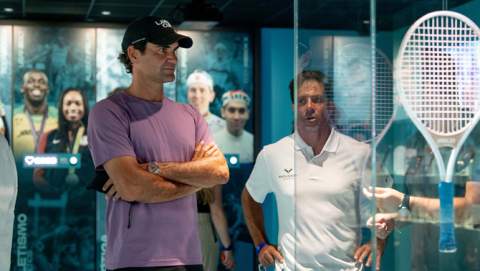 Roger Federer visita el nuevo Rafa Nadal Museum en Mallorca