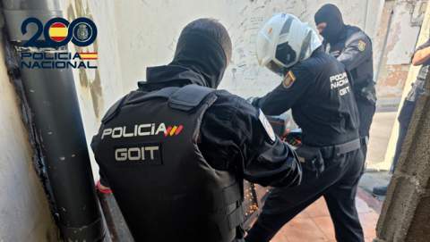 La Policía Nacional desmantela un punto de venta muy activo que servía droga las 24 horas del día