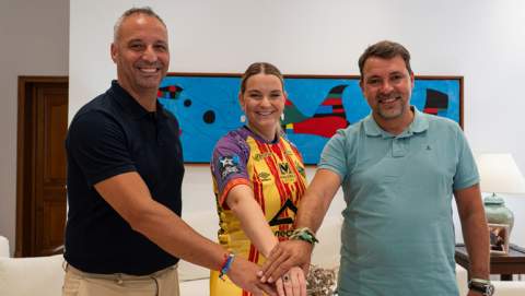 La Roba de Llengües inspira la tercera equipación del Palma Futsal