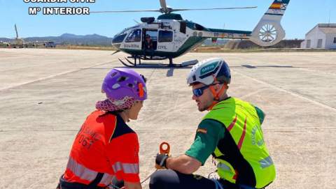 La Guardia Civil rescata a un motorista que  sufrió un golpe de calor en una zona de difícil  acceso de Ariany