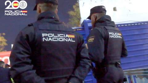 La Policía Nacional detiene a un hombre por intentar agredir a cuatro personas por su orientación sexual
