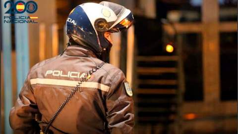 La Policía Nacional detiene a dos varones por  robos con fuerza en vehículo estacionado en el barrio del Amanecer