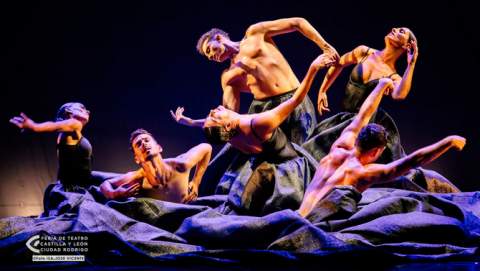 Dansamàniga celebra 20 anys de dansa internacional amb l’espectacle Arraigo a Cala Millor